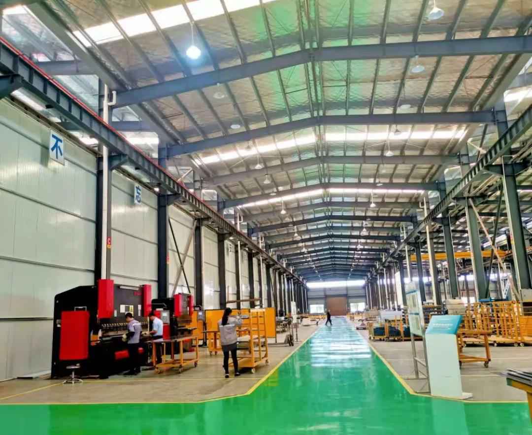 【爱游戏体育最新官网(中国)官方网站湖南生产基地】热火朝天生产忙，高质高效产精品！​